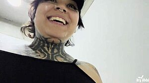 puta pierde reto y la follo con cumwalk en calle