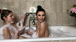 nelly kent and gina gerson bang in bathroom, wow!