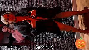 essa bruxinha safada jogou seu feitico e recebeu pau duro na sua bunda ate gozar gostoso!!