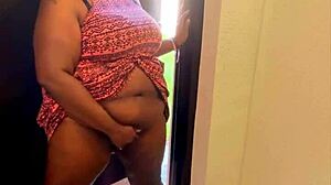 nookiescookies, can you squirt like this in public too?