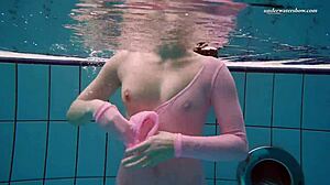 Can't believe Liza Bubarek underwater, she's a hot mermaid! 🧜‍♀️