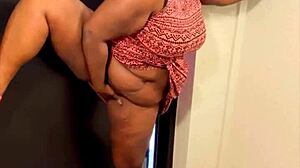 nookiescookies, can you squirt like this in public too?