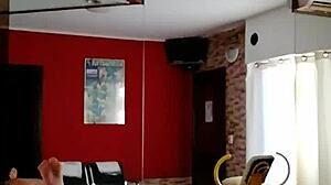 joven desconocido coge a mi mujer por dinero 😏