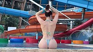 Pick up at aquapark turned into quick locker room banging with blowjob and cum