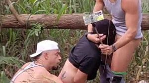 Garoto, почему ты сдаешься в лесу так?