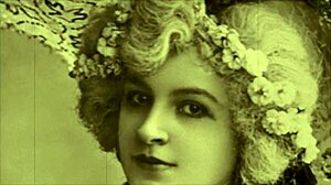 Check out this vintage erotic animation style!