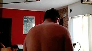 joven desconocido coge a mi mujer por dinero 😏