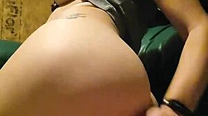 Hey, just fucking my ass with a pink dildo and it feels insane! 😜