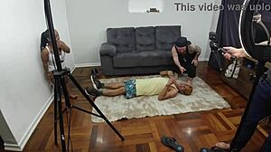 30 anos de porno e a primeira vez que o tiozinho fodeu a anazinha rabuda