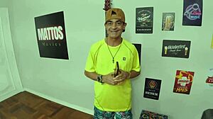 uh, a an�zinha rabuda got wild in suruba and backstage mess