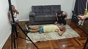 uh, a an�zinha rabuda got wild in suruba and backstage mess