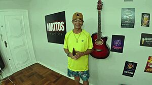 30 anos de porno e a primeira vez que o tiozinho fodeu a anazinha rabuda