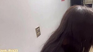 Botei Meu Vizinho Pra Me Chupar E A Namorada Dele Também