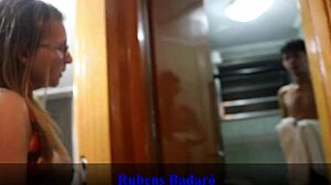 Transei com Enteado Após Flagrar no Banho em Vídeo Quente