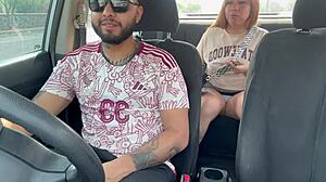 Masturbando a Taxista en la Calle with a WILD Handjob!