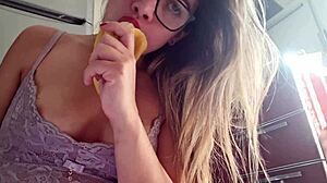 I’m obsessed with Gostosa cooking while teasing her natural tits.