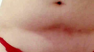 Brincando com thong e cock na webcam?