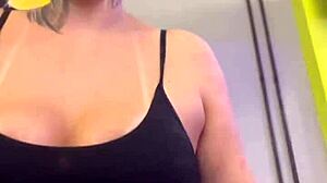 At my building's gym, folks stare at my wet pussy and hard nipples while I work out! 😅