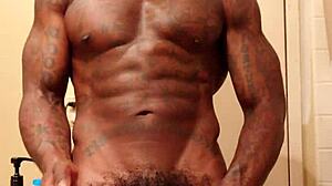 Hallelujah Johnson worships big black hairy cock 😍 follow for more!