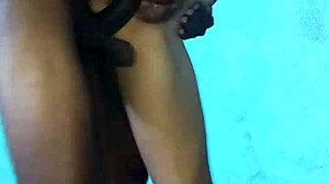 Amigo ofrece a su esposa como depósito de esperma para una bbc negra