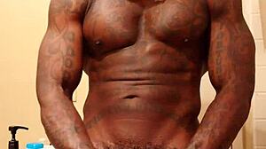 Hallelujah Johnson worships big black hairy cock 😍 follow for more!