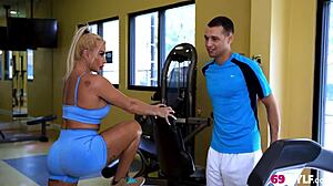 robbin banx needs extra personal training for intense workouts