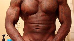 Hallelujah Johnson worships big black hairy cock 😍 follow for more!