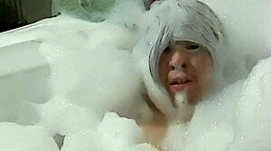 Cyno Enjoys Solo Bubble Bath