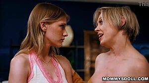 Dee Williams and Melody Marks Share a Deeply Intimate Fingering Session