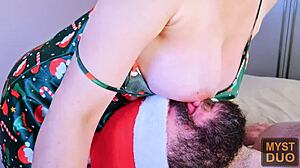 Curvy milf girlfriend gets a nipple orgasm for Christmas with her myst duo
