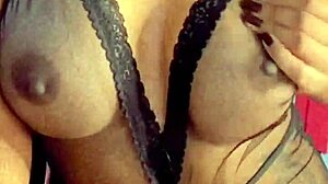 i'm enjoying this squirting pussy with muff diving and licking