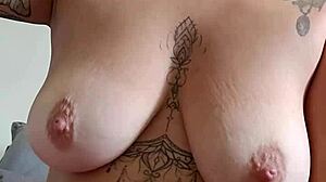 i want to take a cum shower on my armpits while masturbating