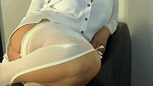 Esta Madura Usa Trasero Y Tetas