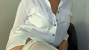 Esta Madura Usa Trasero Y Tetas