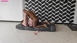 Botando Forte Na Novinha Que Me Ligo Para Aliviar O Seu Stress Foda De Sexo Bruto