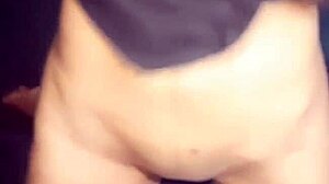 Te quiero comer ese culito, latina colombiana, con ese gran trasero natural