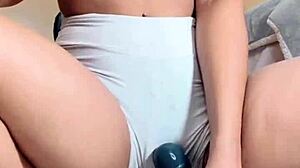 rosa vermelha's delicious pussy licked by european teen