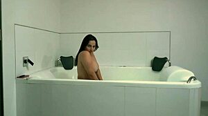 Senzuální BBW v spodní prádle se honí v motelu oops