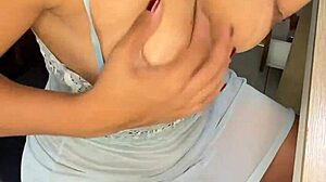 Emotional Moans from Big Ass Girl Giving Pussy on All Fours