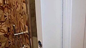 Sext Italian Guy Jerks Off Spied By Stepsister