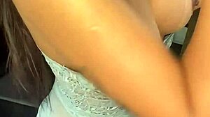 Emotional Moans from Big Ass Girl Giving Pussy on All Fours