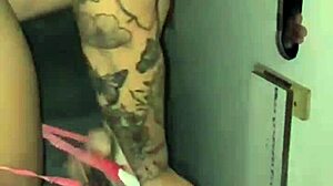 esposa safada banging at glory hole while husband films