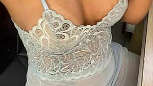 Emotional Moans from Big Ass Girl Giving Pussy on All Fours