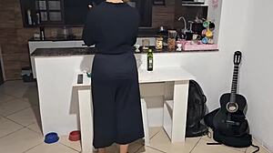 Heyy, stepson begging stepmom for help to cum fast! 😜