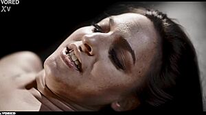 Veronica Leal scopa Amirah Adara dopo possessione