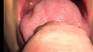 Does SabrinaFoxy swallow cum?