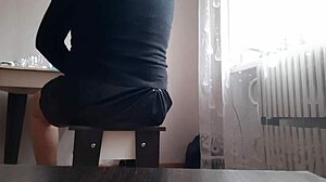 My secretary masturbates hot in the office skirt!