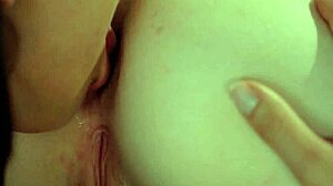 性感大奶女同性恋手指舔湿逼高潮