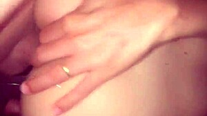 Latina amateur in bedroom workout