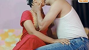 Эй, хочешь посмотреть, как эта горячая индийская девчонка жестко трахает свою лучшую подругу?